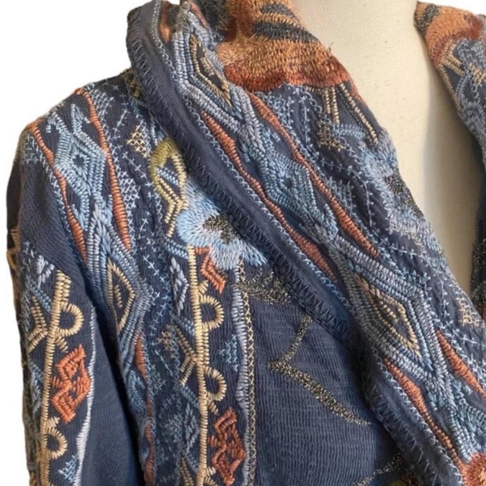 Johnny Was metallic thread Syelles Embroidered
Hoodie Jacket Indigo NWT RARE - Picture 4 of 16